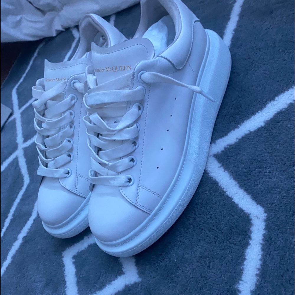 They are size 9 only worn once